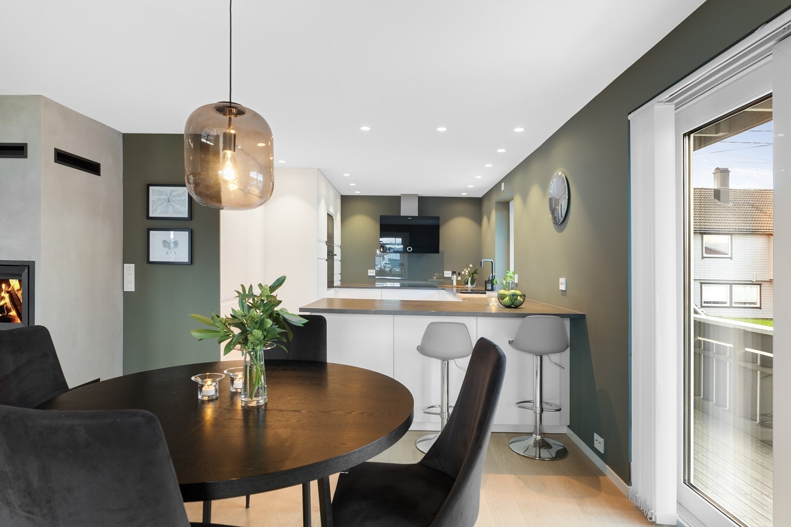 Gips i vegger og tak gir et elegant, tidløst uttrykk. Galleribilde