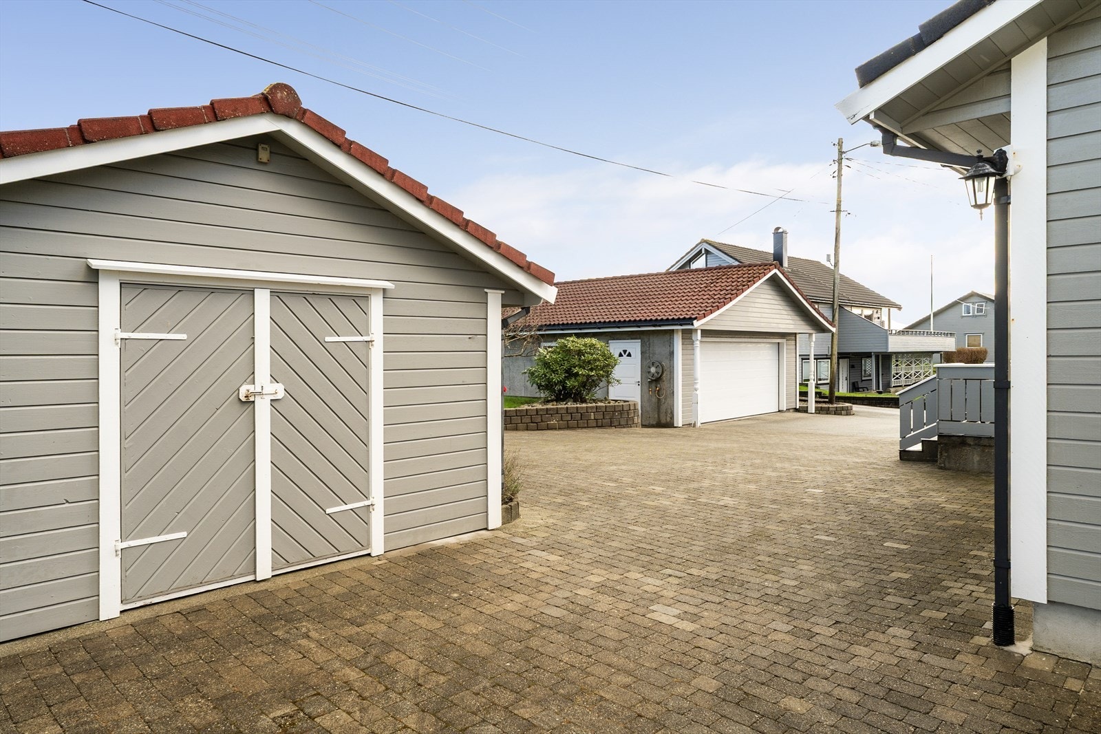 Praktisk verksted/utehus - perfekt for hobby og oppbevaring. Galleribilde