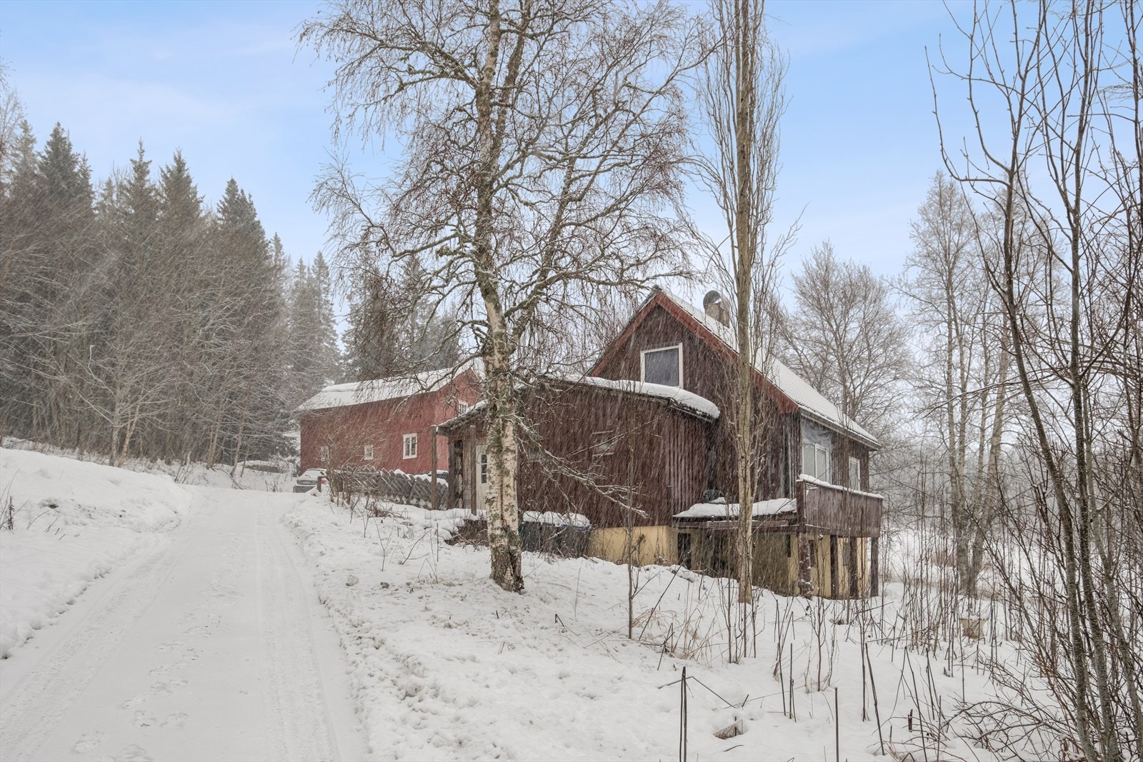 Boligen ligger fint til i et veletablert boligfelt på Malm. Galleribilde