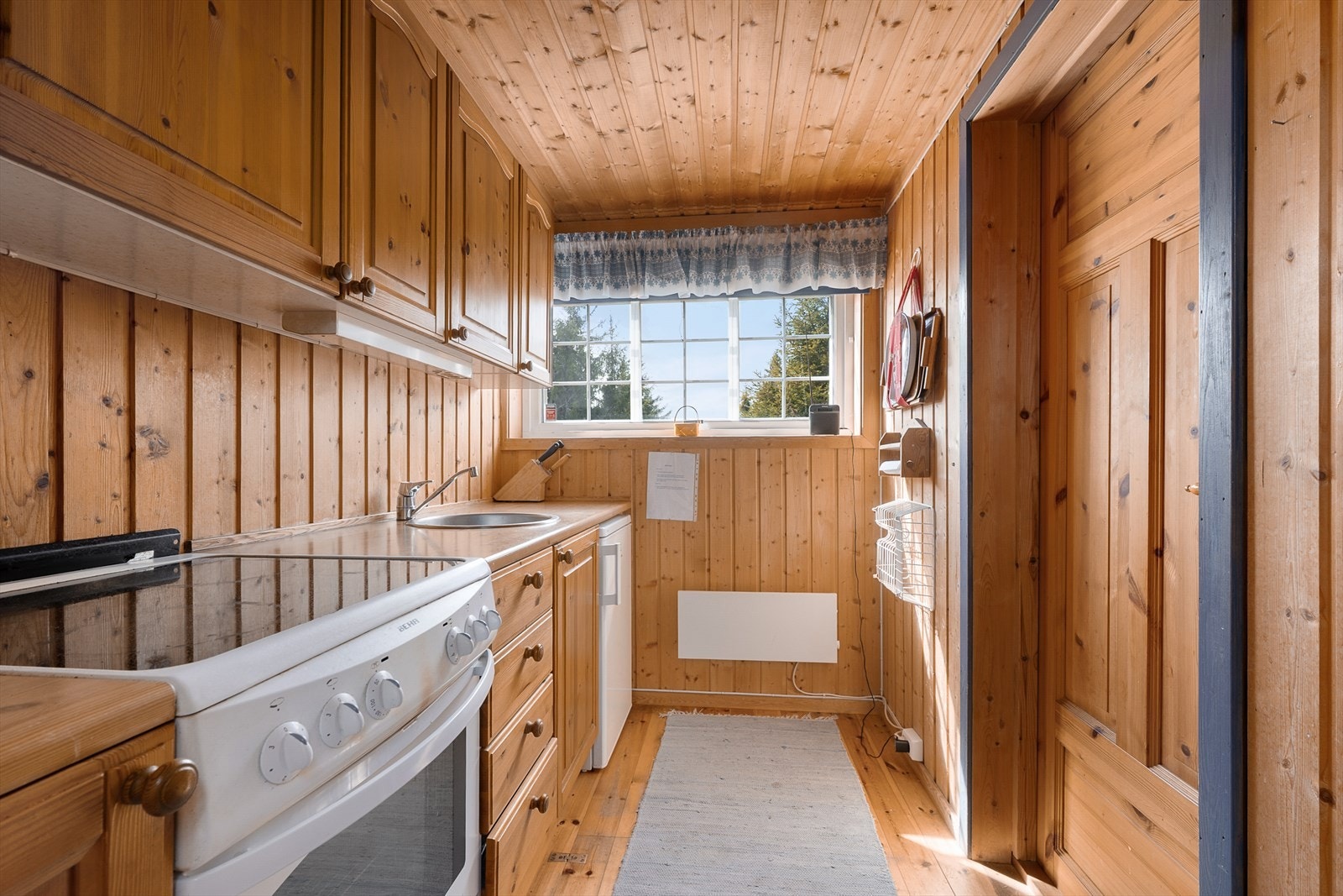 Pent og funksjonelt kjøkken. Galleribilde