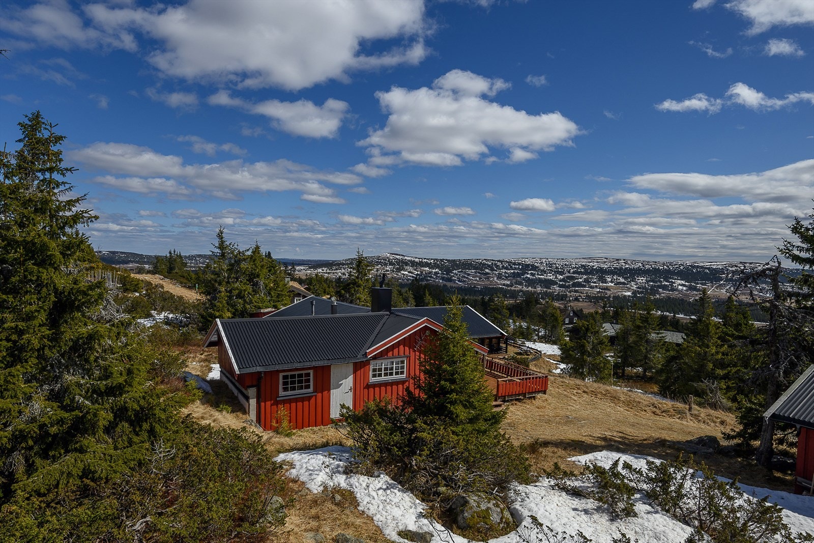 Følelsen av å være alene ? Naturskjønne omgivelser, uten direkte innsyn. Galleribilde