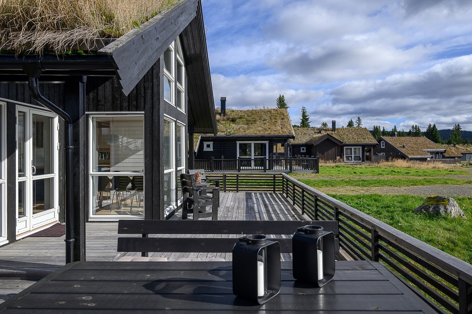 Hyggelig å slappe av i solveggen etter en dag på tur. Galleribilde