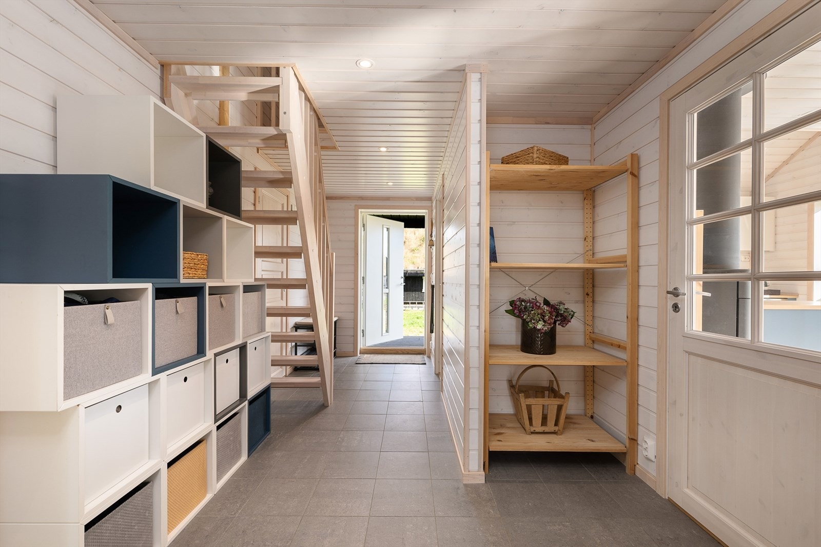 Plass til smart oppbevaring i gangen. Galleribilde