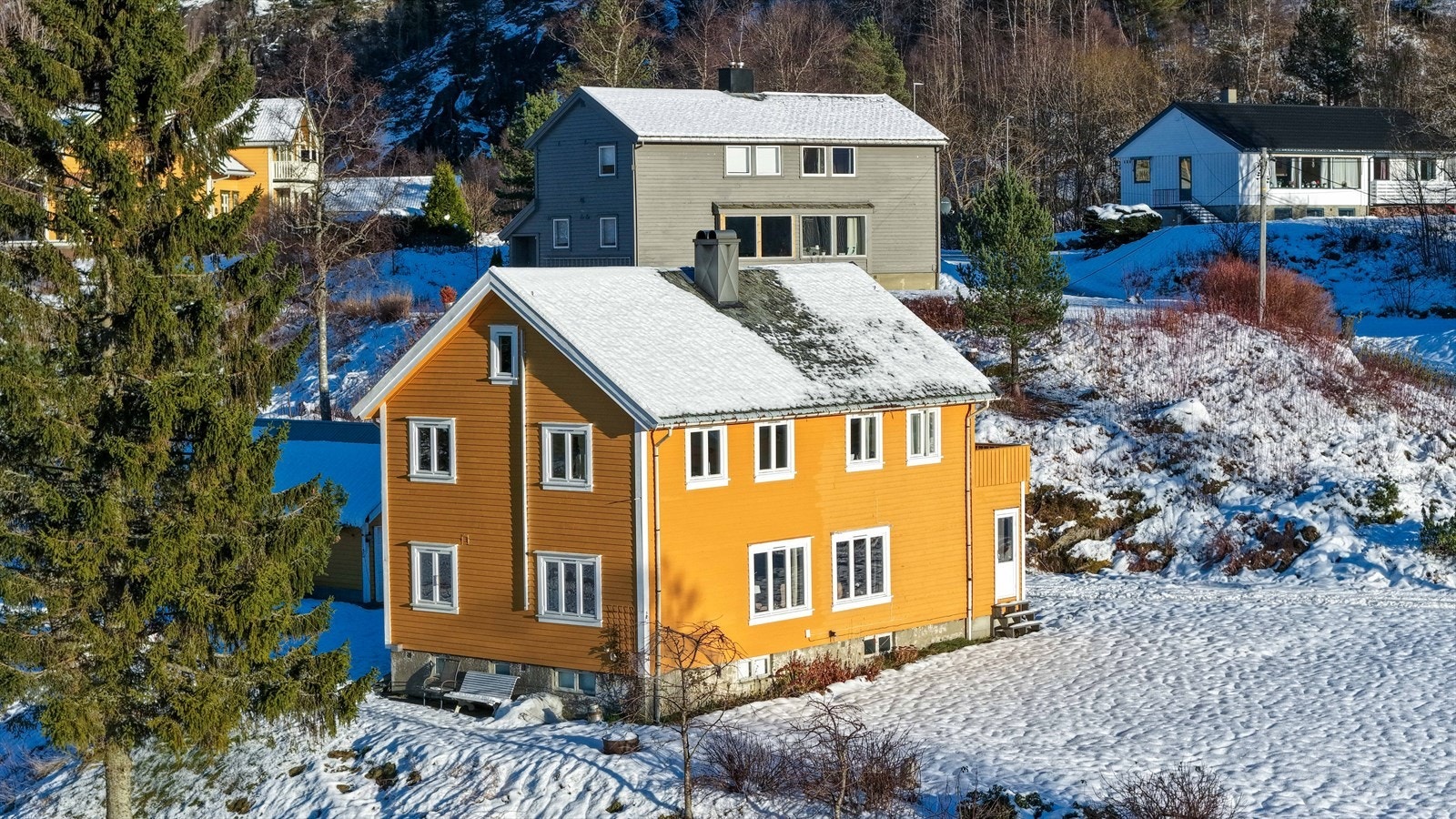 Fasade - venstre del av tomannsbolig. Foto: Portal Norge Galleribilde