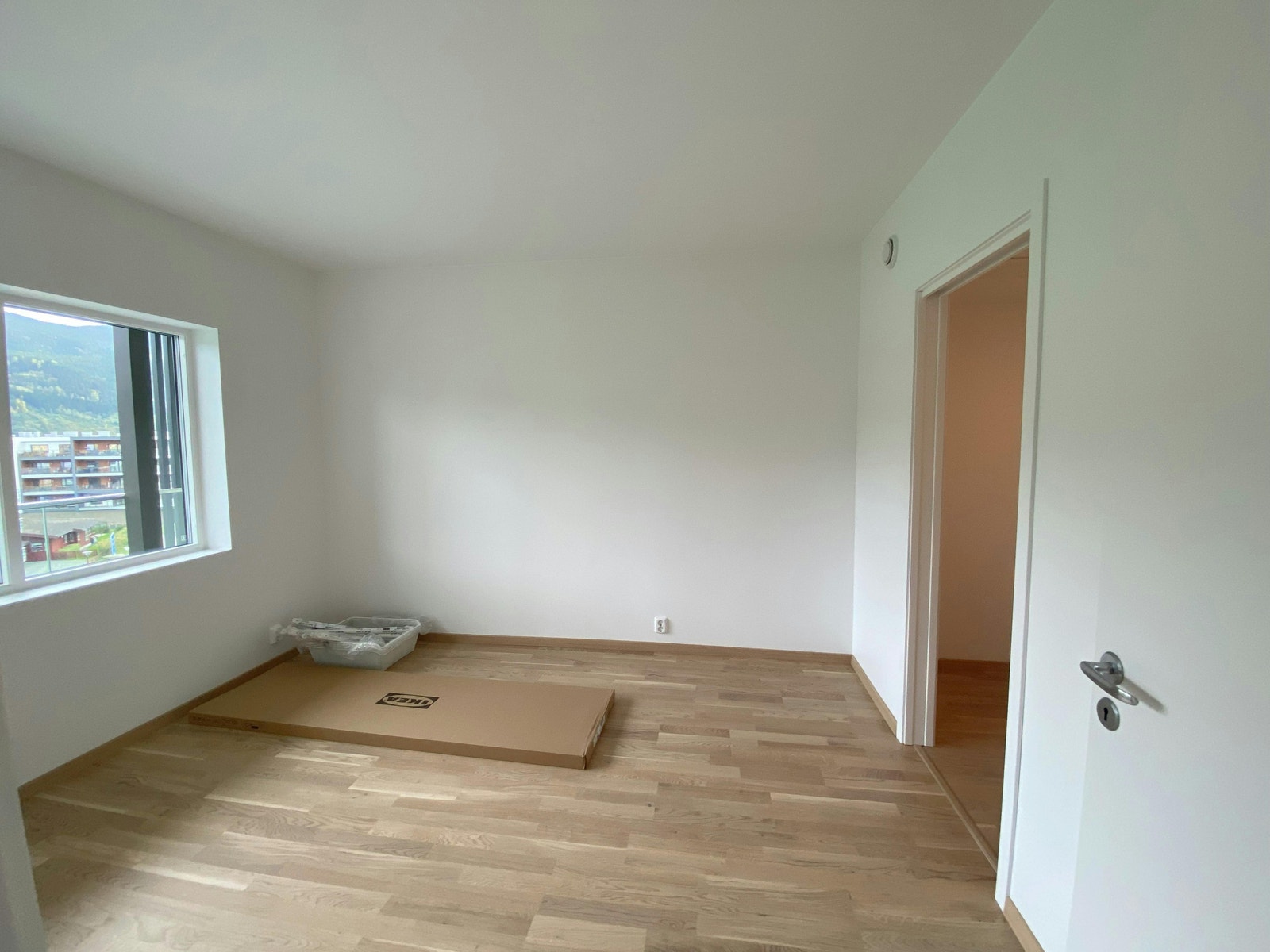 Soverom nr 1 med walk-in garderobe Galleribilde