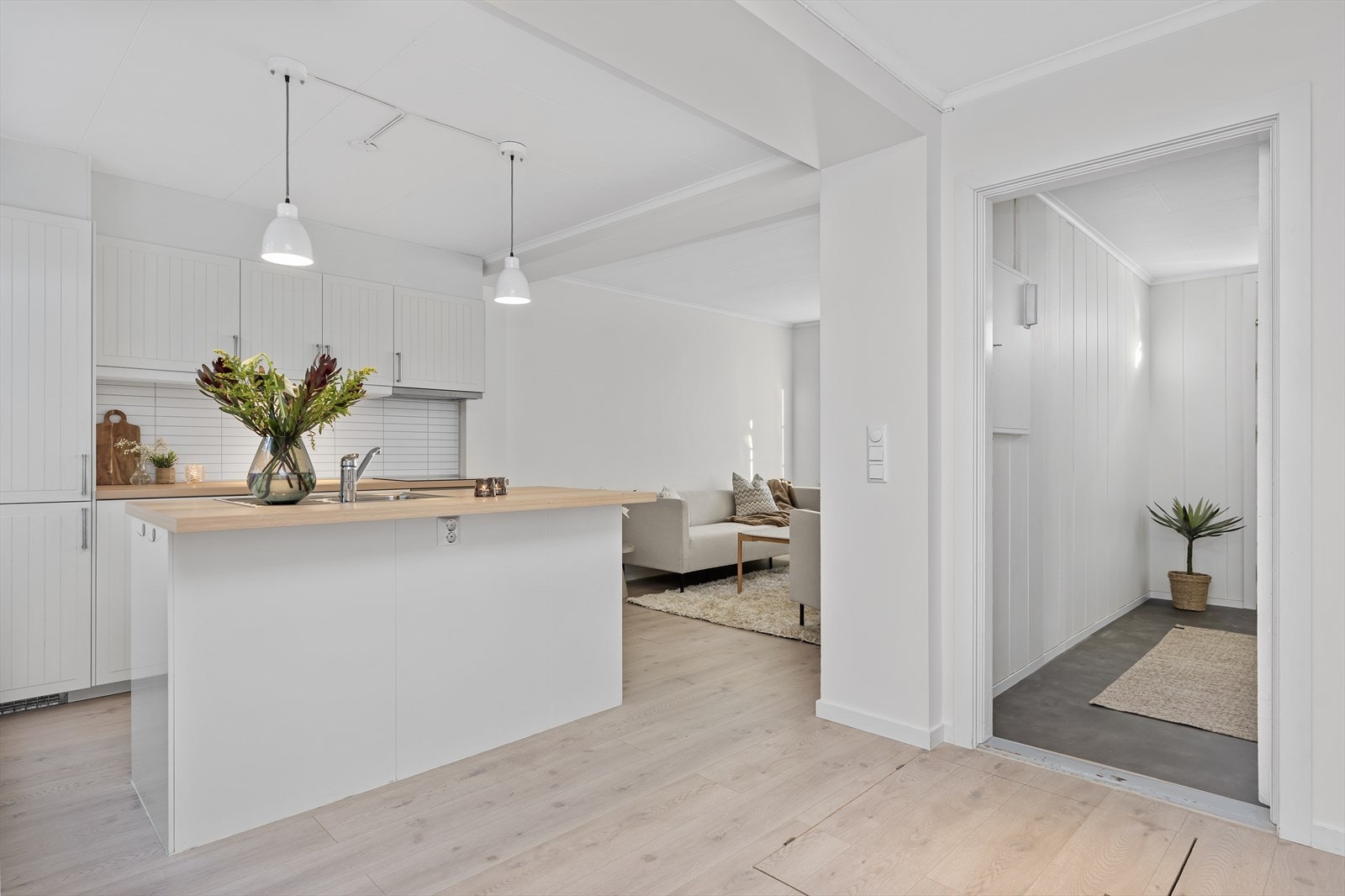 Åpen løsning mellom kjøkken og stue Galleribilde