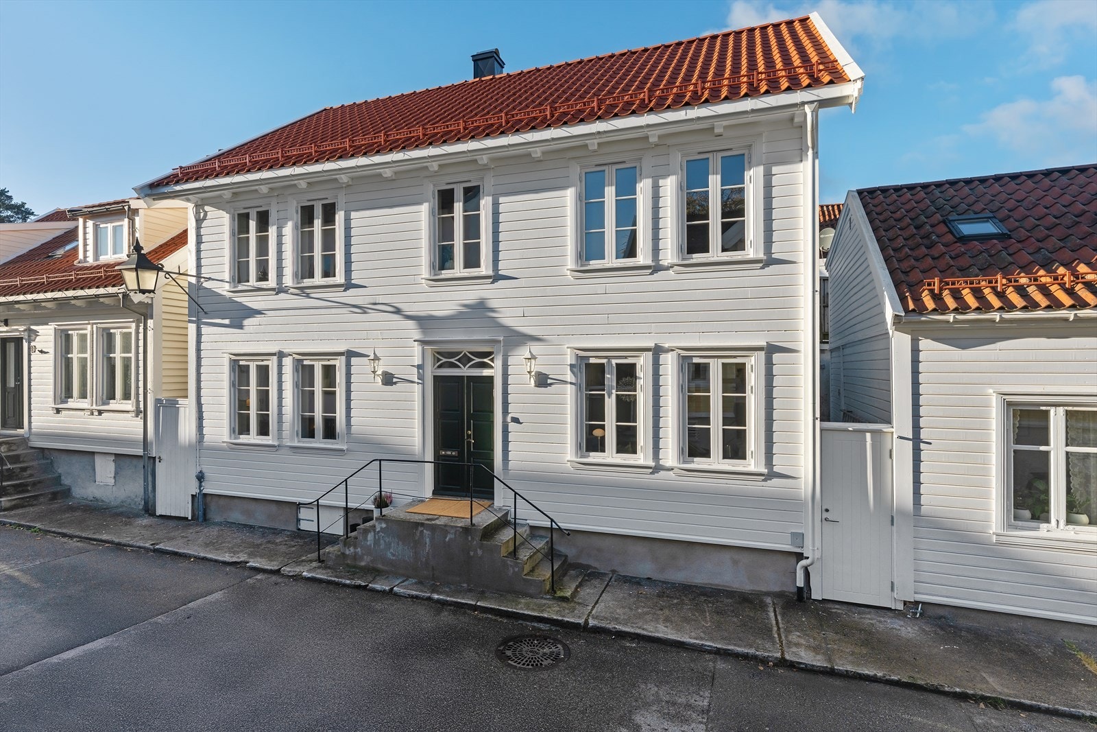 Leiligheten ligger i byggets 1 etasje. Galleribilde