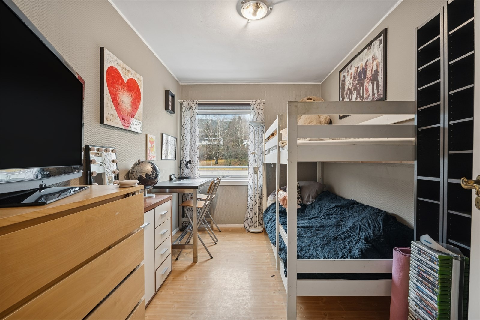 Soverom 2 har også god plass til seng og tilhørende møbler. Galleribilde