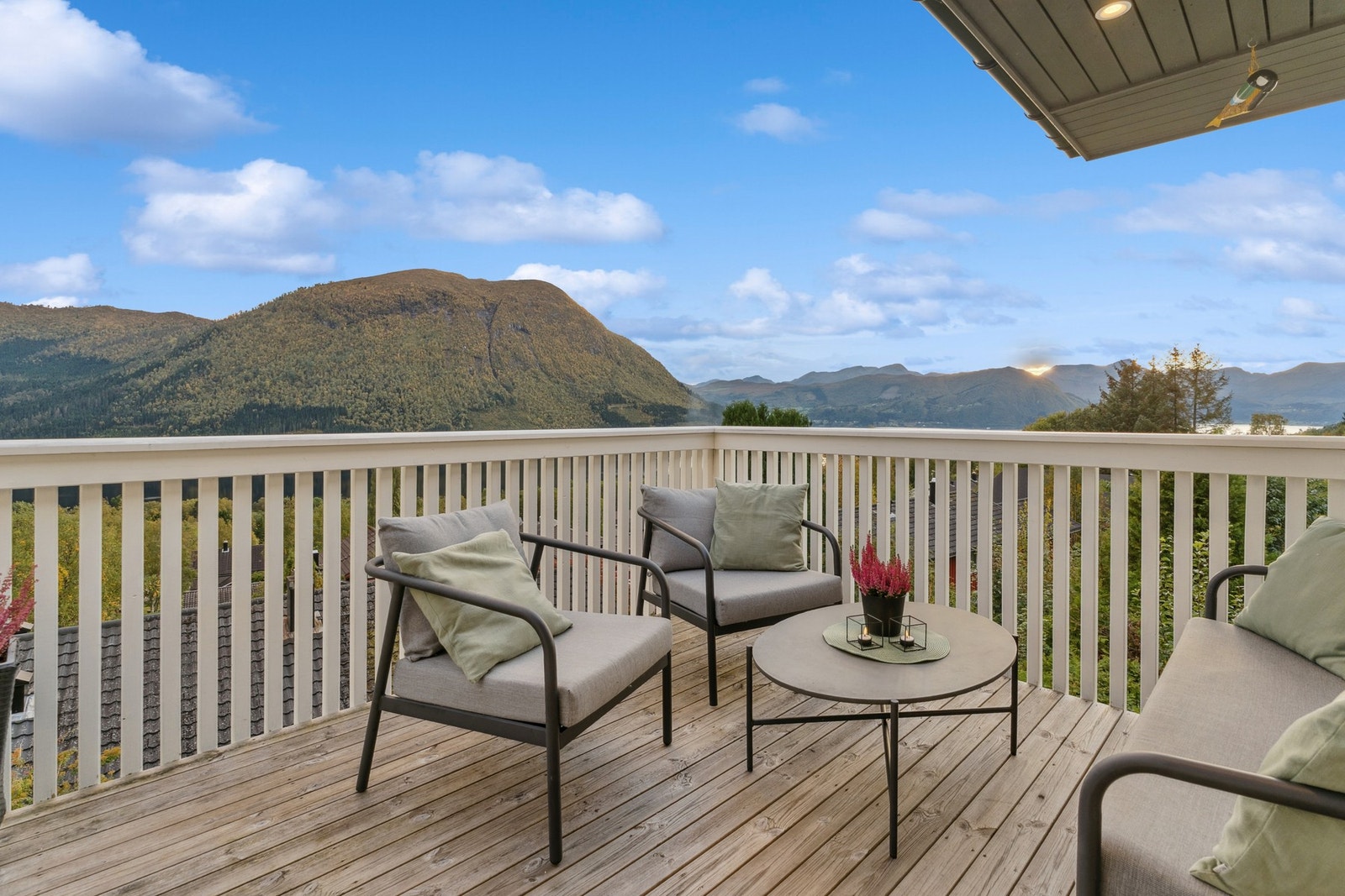 God plass til ønsket utemøblement. Galleribilde