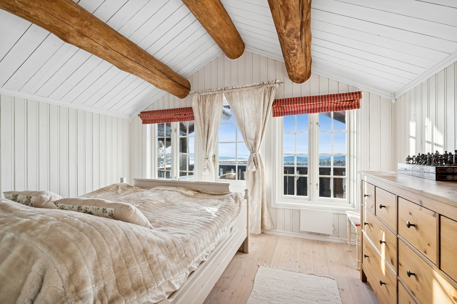 Utgang til balkong fra hovedsoverommet. Galleribilde