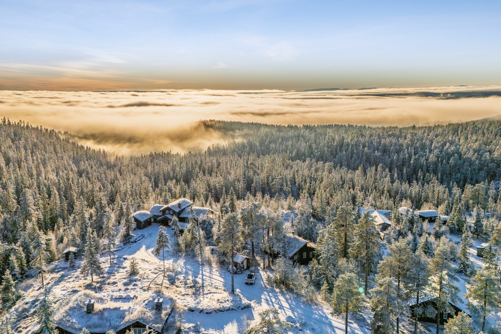 Vikerfjell byr på helårsnatur, flotte turmuligheter og et rolig, familievennlig miljø - perfekt for både korte og lengre opphold. Galleribilde