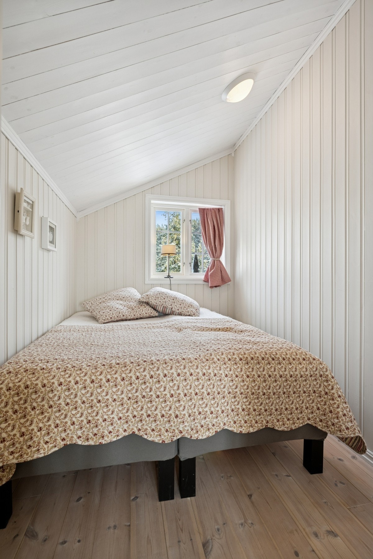 Soverom 3 er mindre, men har plass til dobbeltseng. Galleribilde