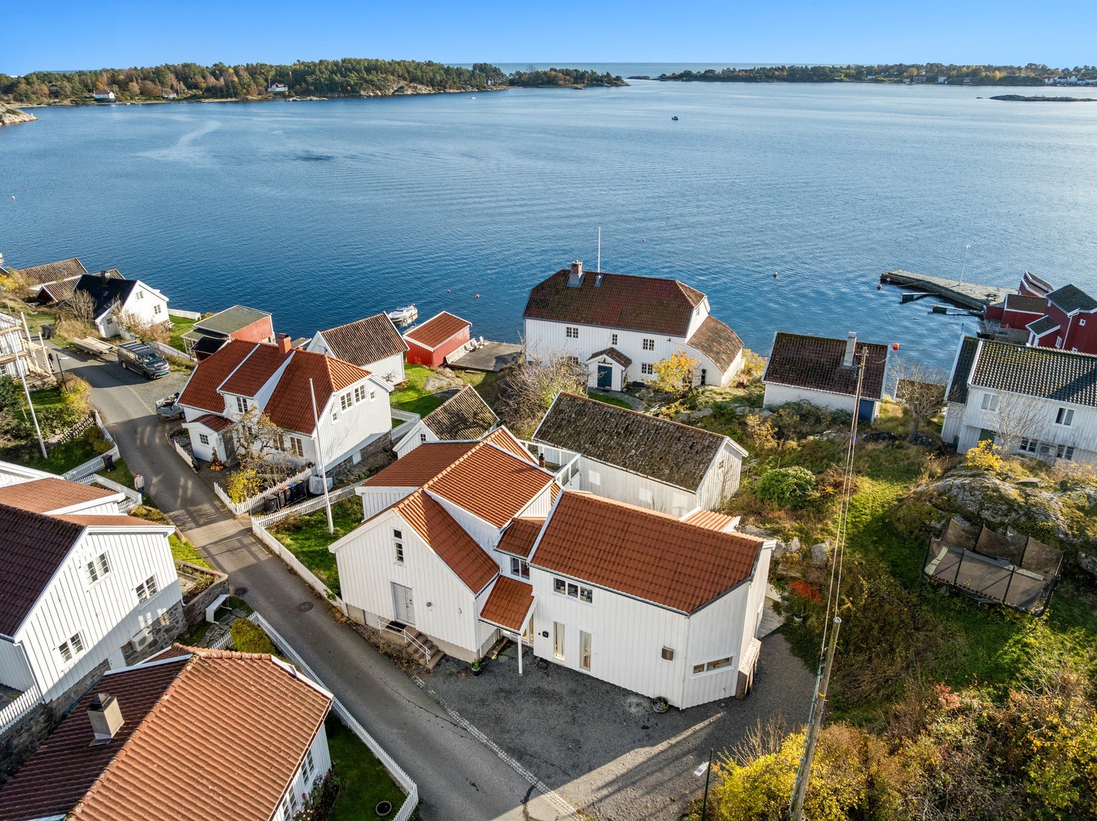 Her bor man i et sjarmerende nabolag med i hovedsak sjarmerende trehusbebyggelse. Galleribilde