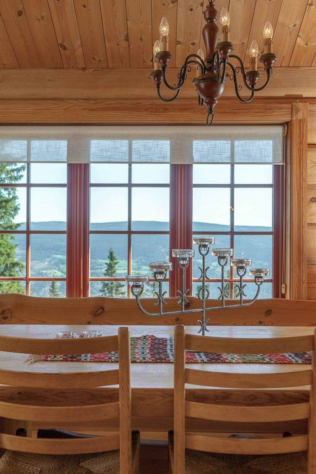 Flott utsikt gjennom vindusflatene! Galleribilde