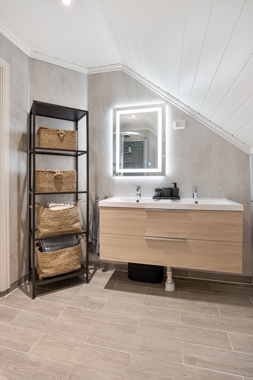 Med dobbelservant er det alltid både plass til han og henne. Galleribilde