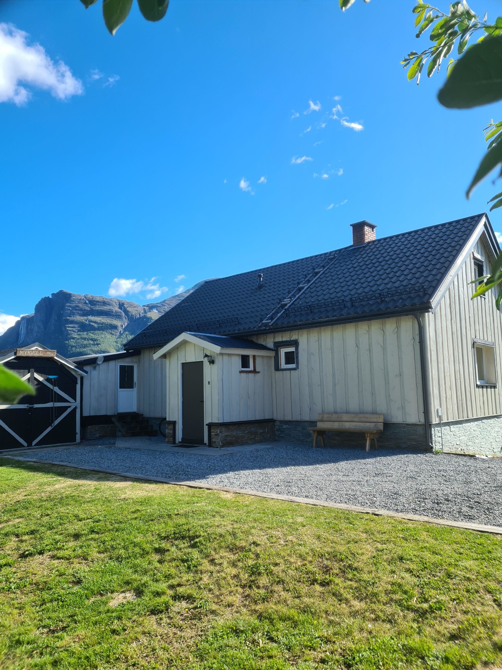 Nydelig utsikt mot Hydnefossen Galleribilde