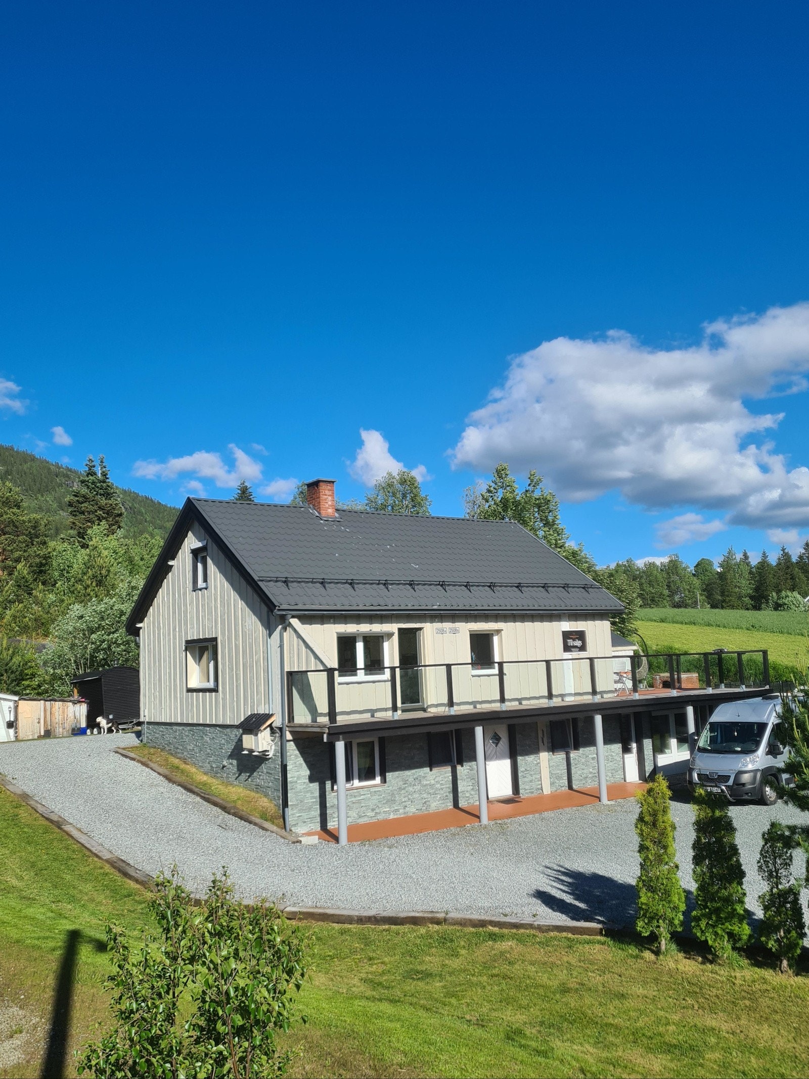 Koselig eiendom med fint uteområde Galleribilde