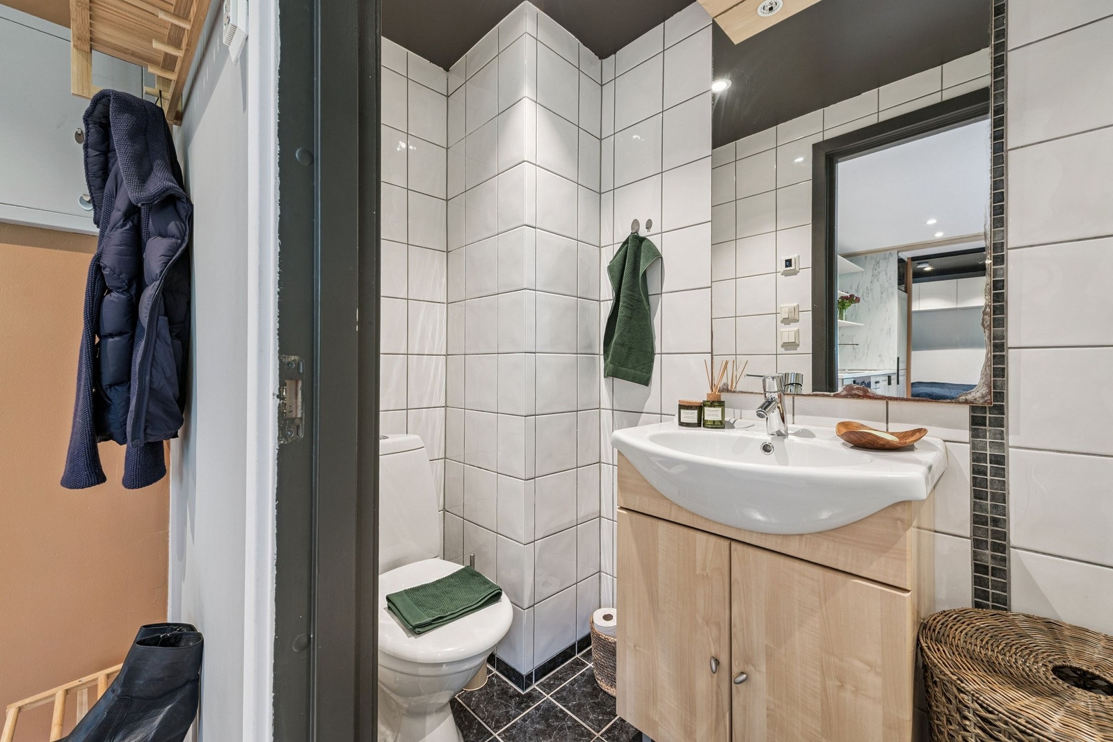 Lys og moderne bad med gulvvarme. Galleribilde