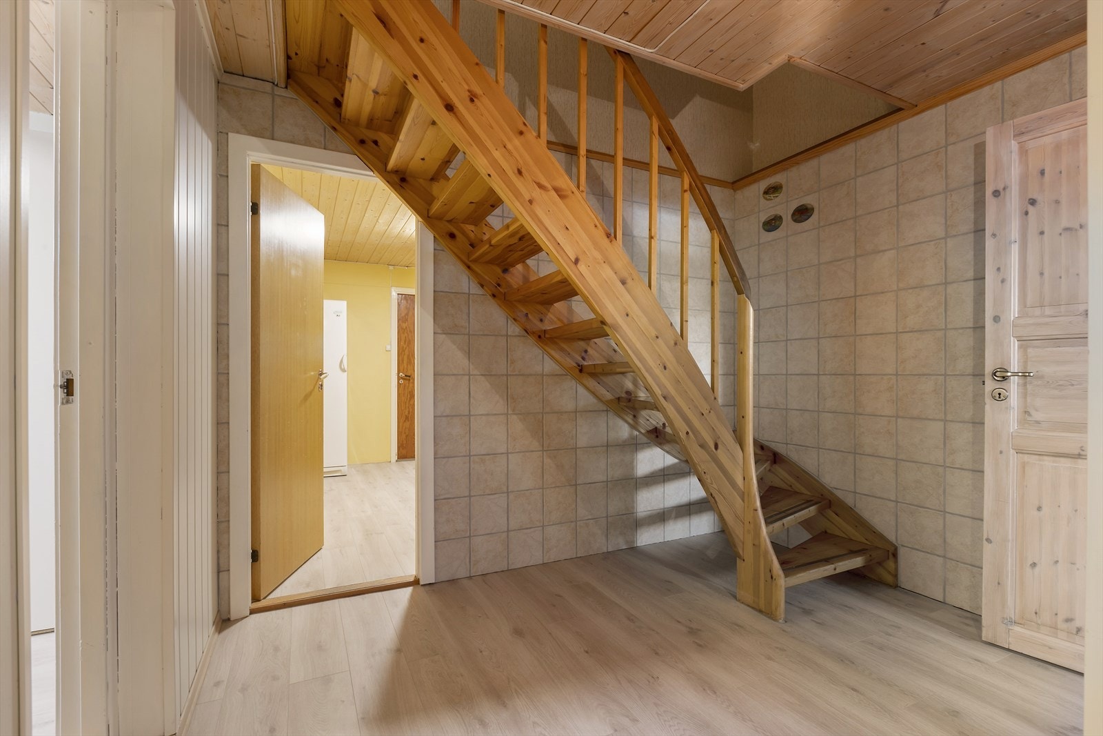 Trappegang i underetasjen Galleribilde