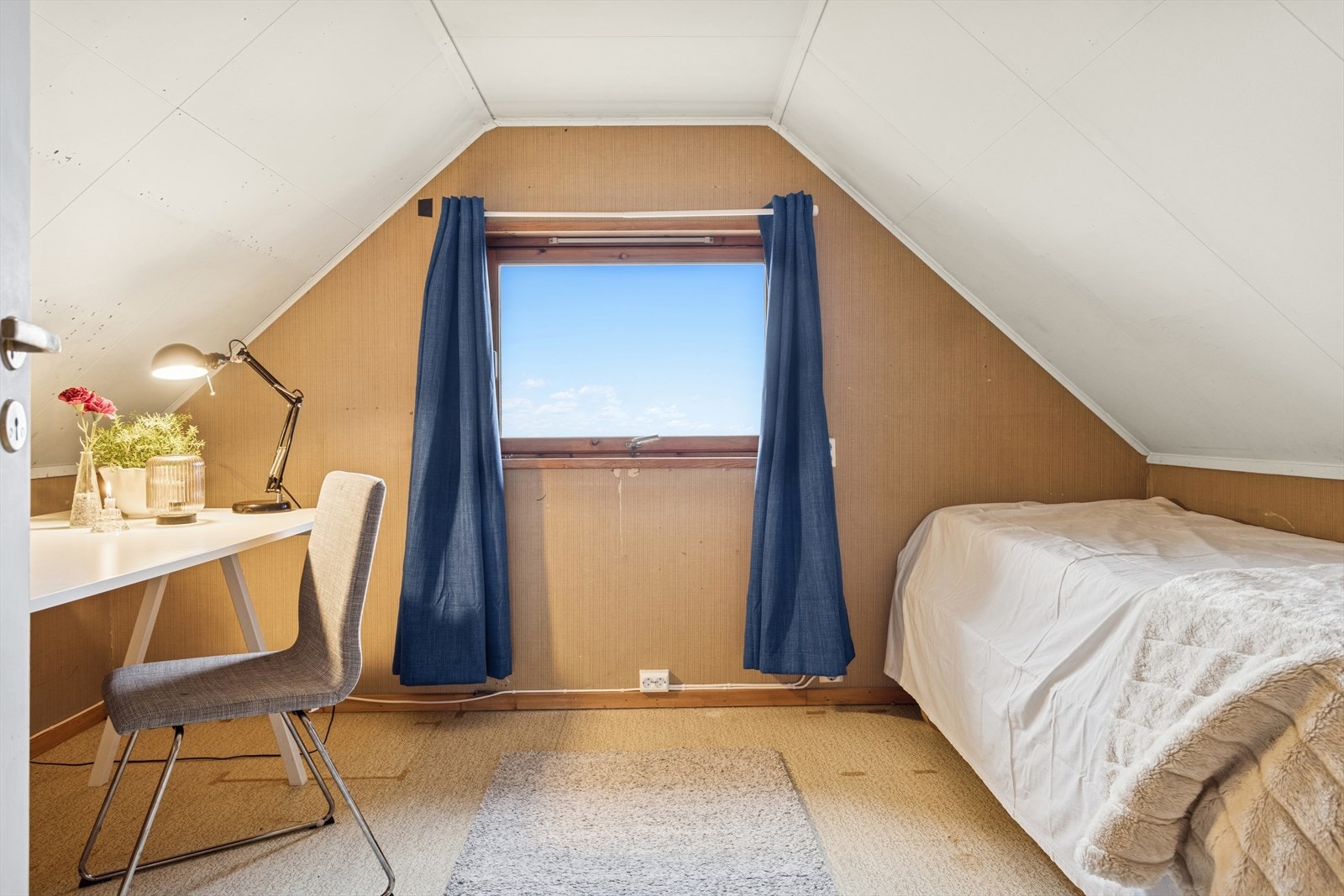 Soverom på loft: Ikke søkt bruksendret, ikke godkjent. Galleribilde