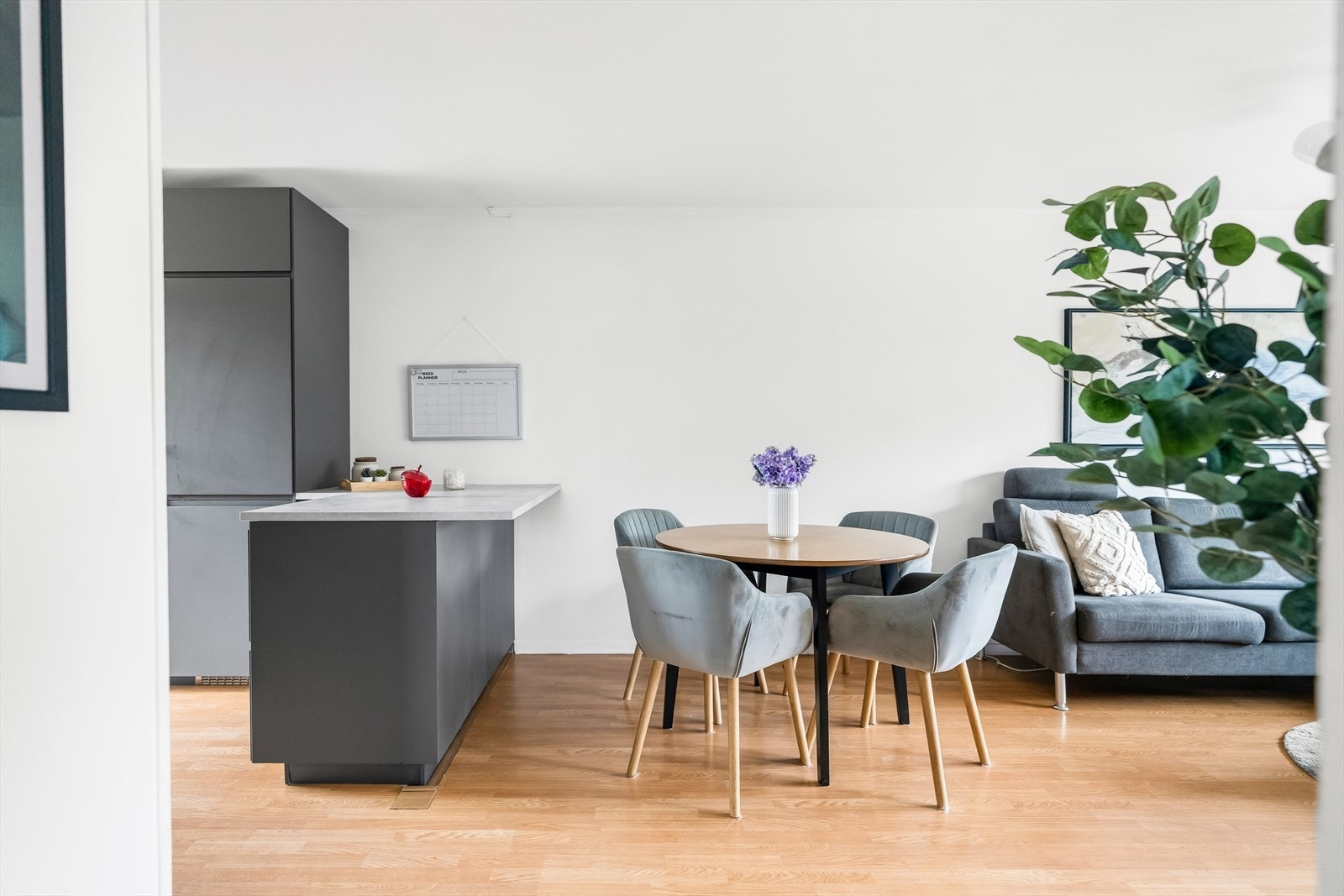 God plass til å innrede med både sofa og spisebord. Galleribilde