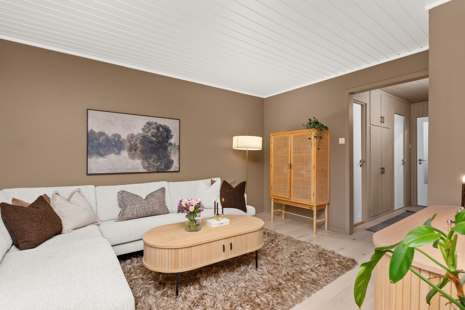 Stue. Nyere overflater og gjennomtenkte løsninger. Galleribilde