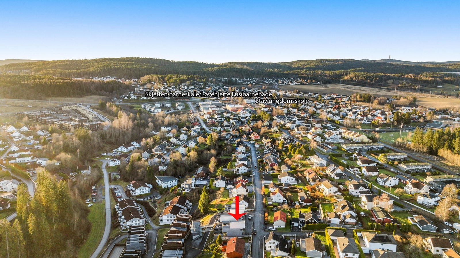 Her bor du barnevennlig til i gangavstand til skole og barnehage. Galleribilde