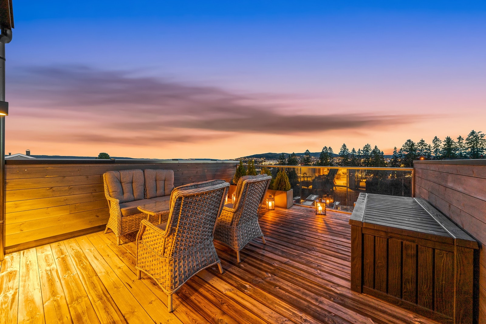 Her er det lagt godt til rette for bruk gjennom store deler av året med en lun, privat atmosfære. Galleribilde