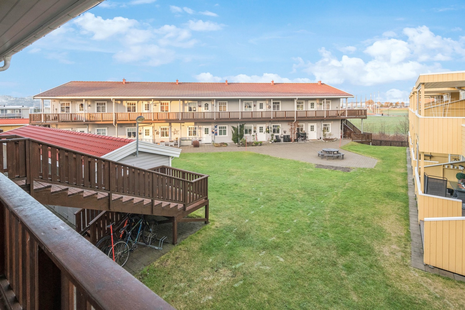 Borettslaget har flere opparbeidete fellesarealer som kan benyttes av andelseierne i borettslaget. Galleribilde