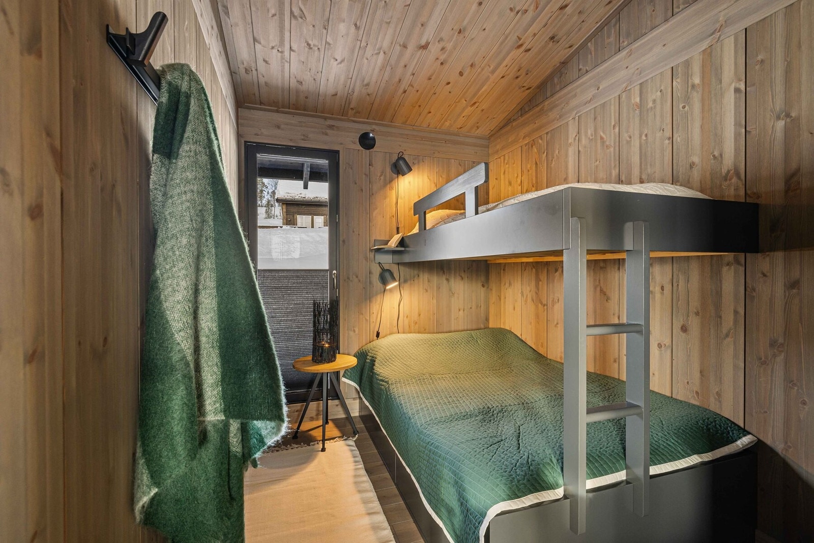 Hovedplan har 4 gode soverom. Foto fra vår visningshytte på Hellerudsletta Galleribilde