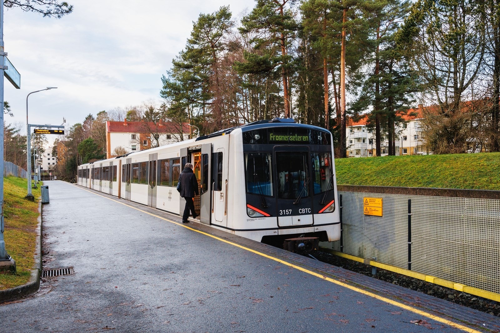 Kort vei til kollektivtransport - enkel hverdag med T-bane i nærheten Galleribilde