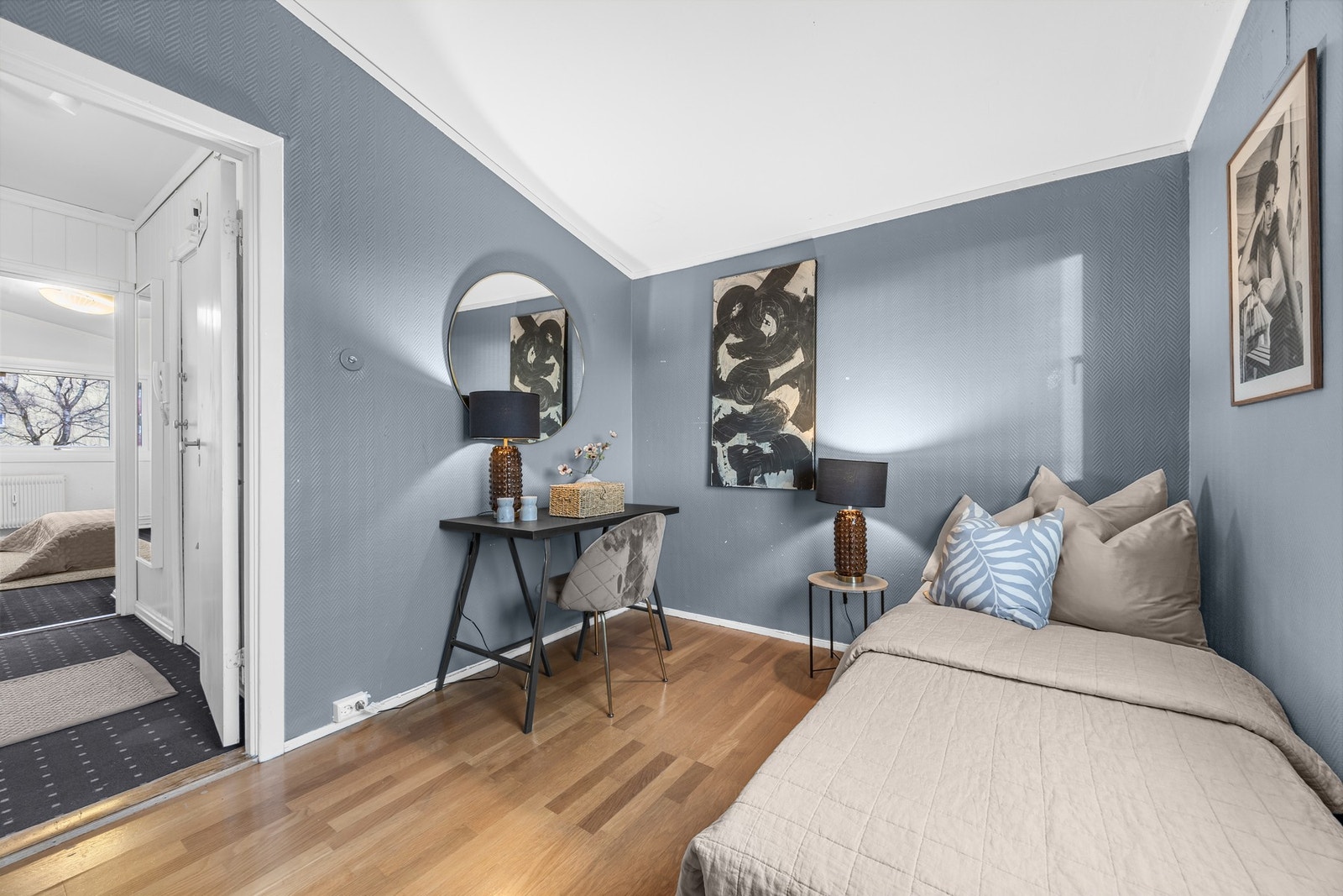 Soverom II er malt i en tidsriktig farge Galleribilde