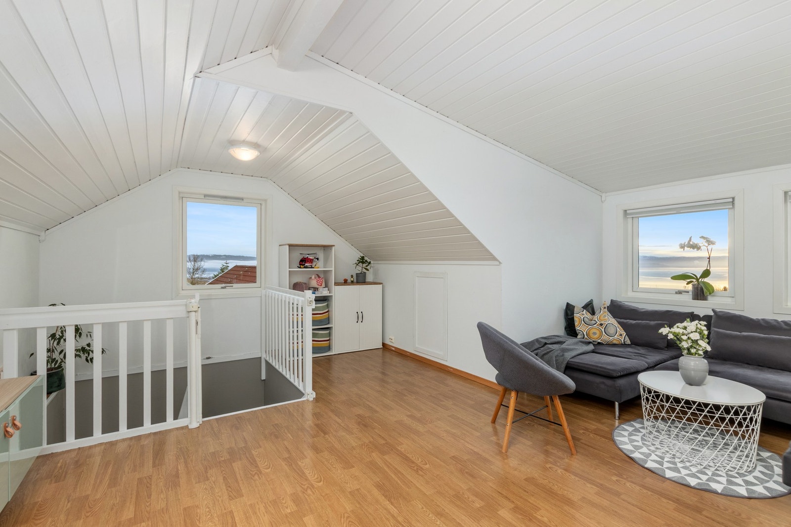 Loftstue. Galleribilde