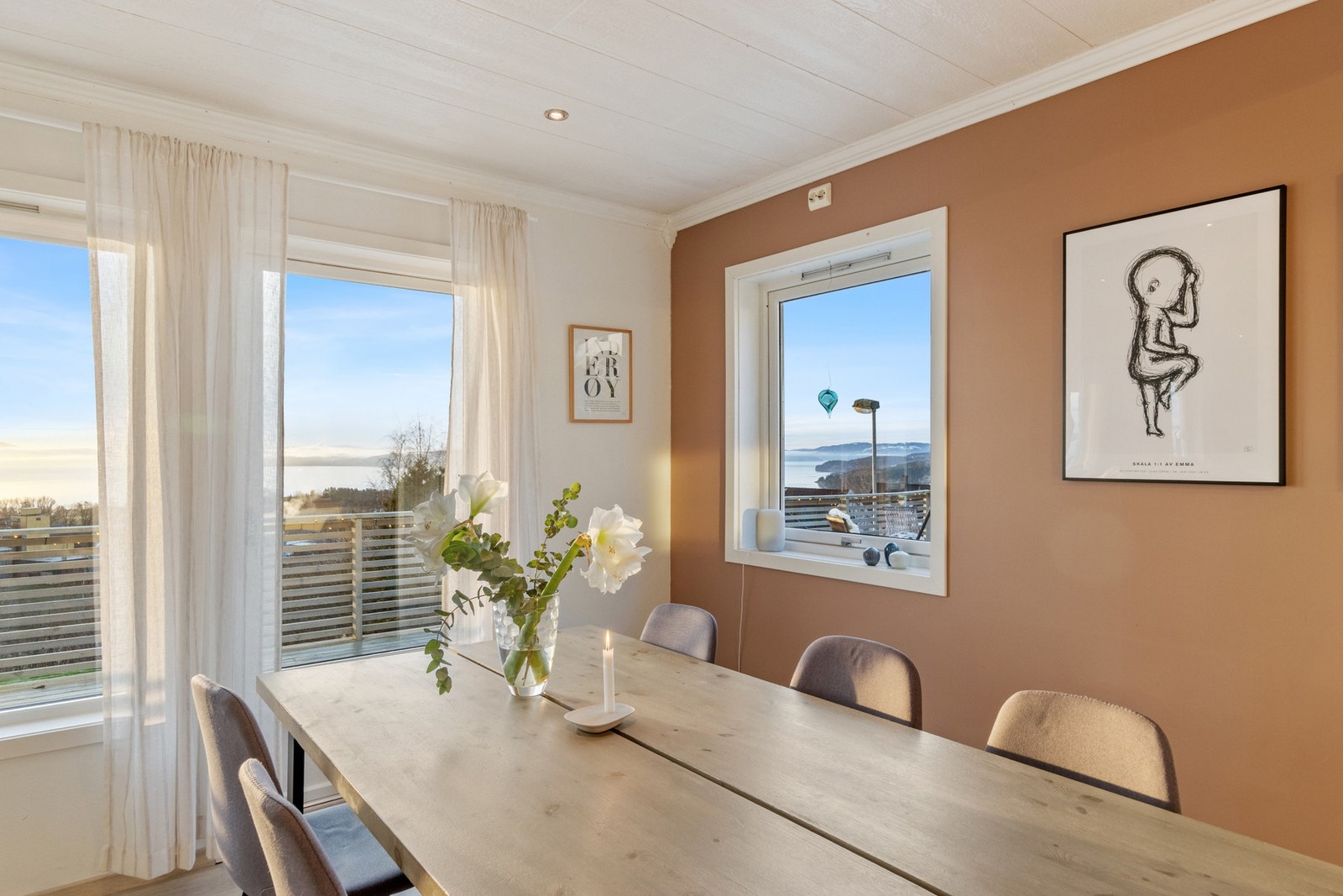 utgang til veranda fra stuen. Galleribilde