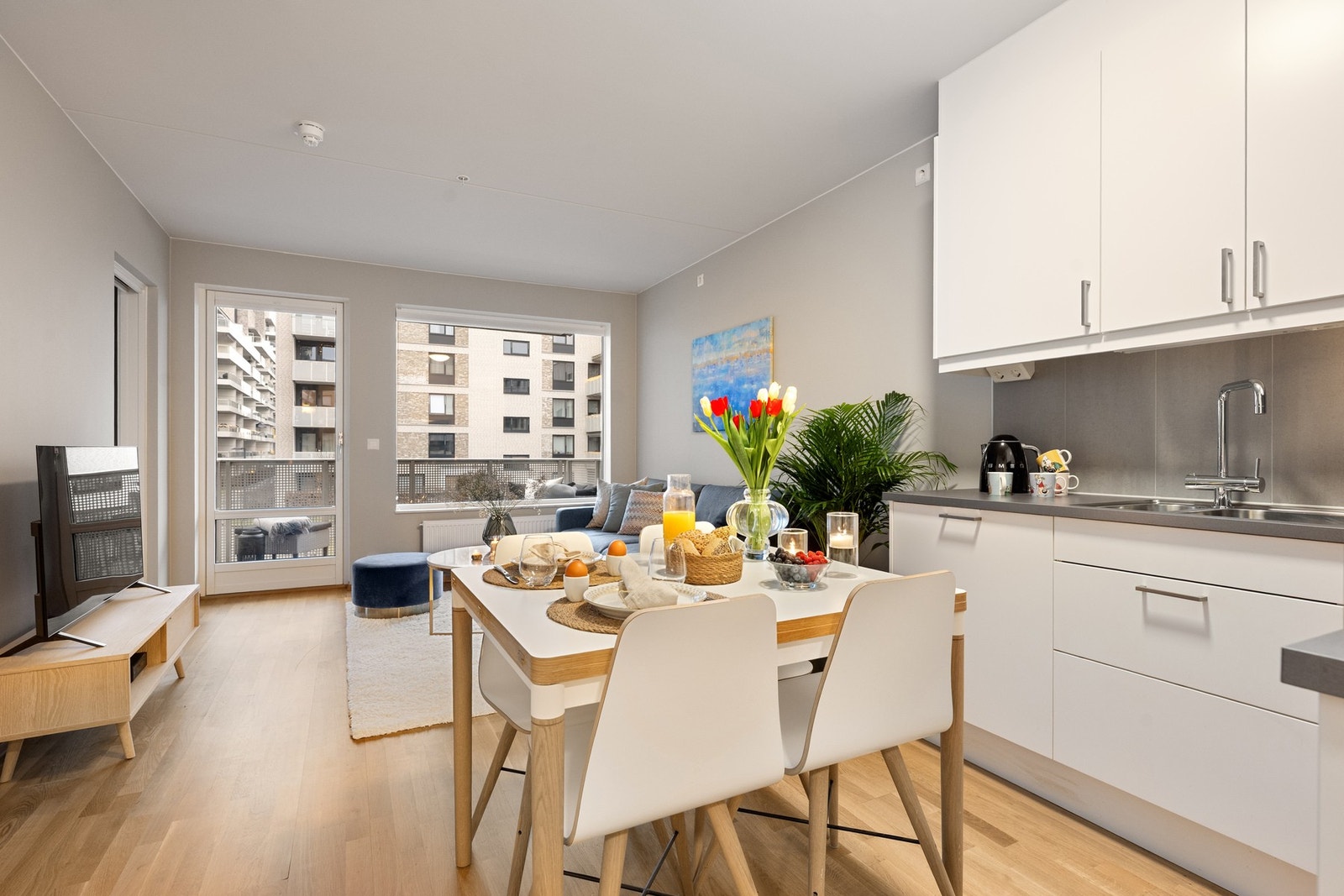 Utgang til balkong fra stuen skaper en Galleribilde