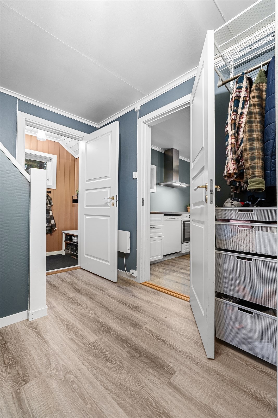 Gangen innenfor vindfanget. Galleribilde