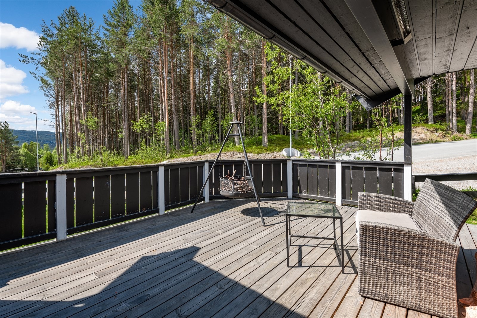 Delvis overbygd terrasse på ca. 23 kvm Galleribilde