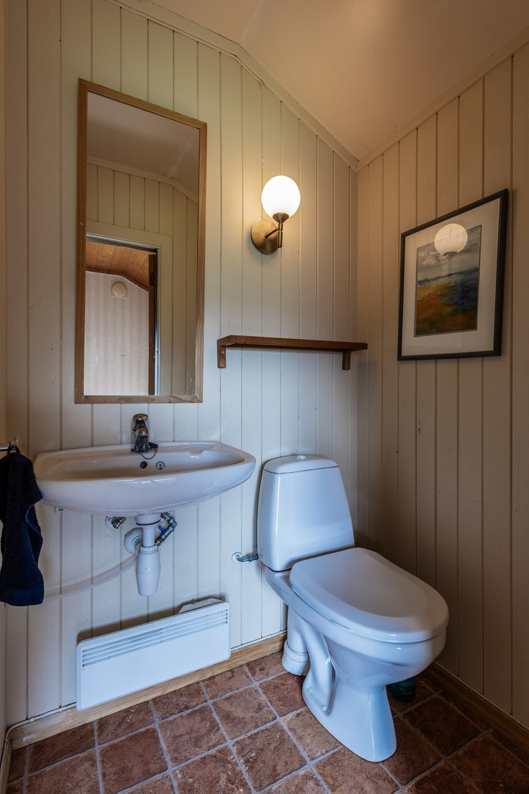 Toalettrom inntil soverom Galleribilde