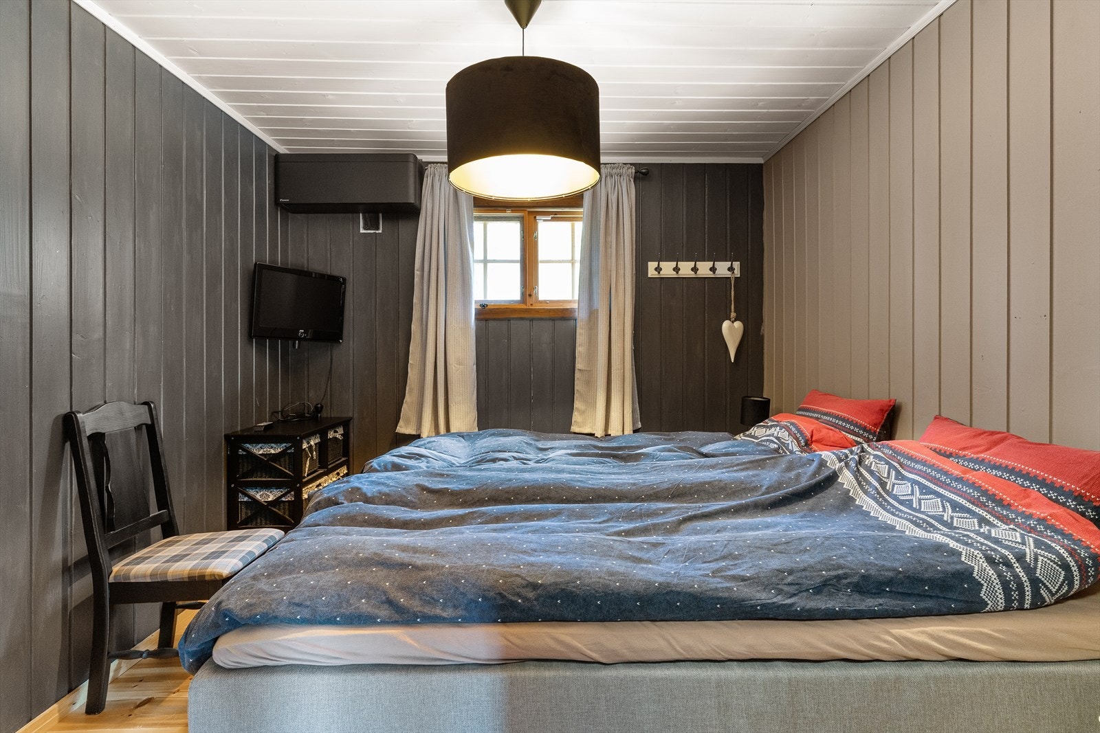 Hytta har 2 soverom, samt innredet anneks. Galleribilde