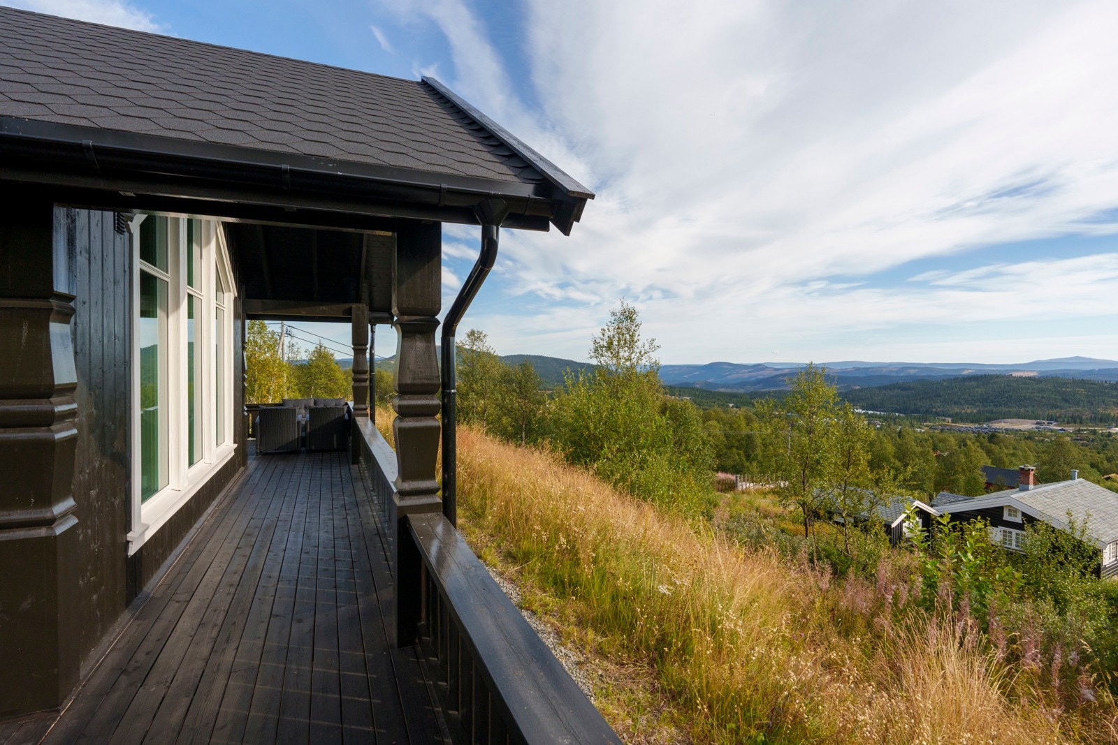 Beitostølen er et av Norges mest kjente vintersportssteder, også kjent for sine "4 fengende årstider" Galleribilde