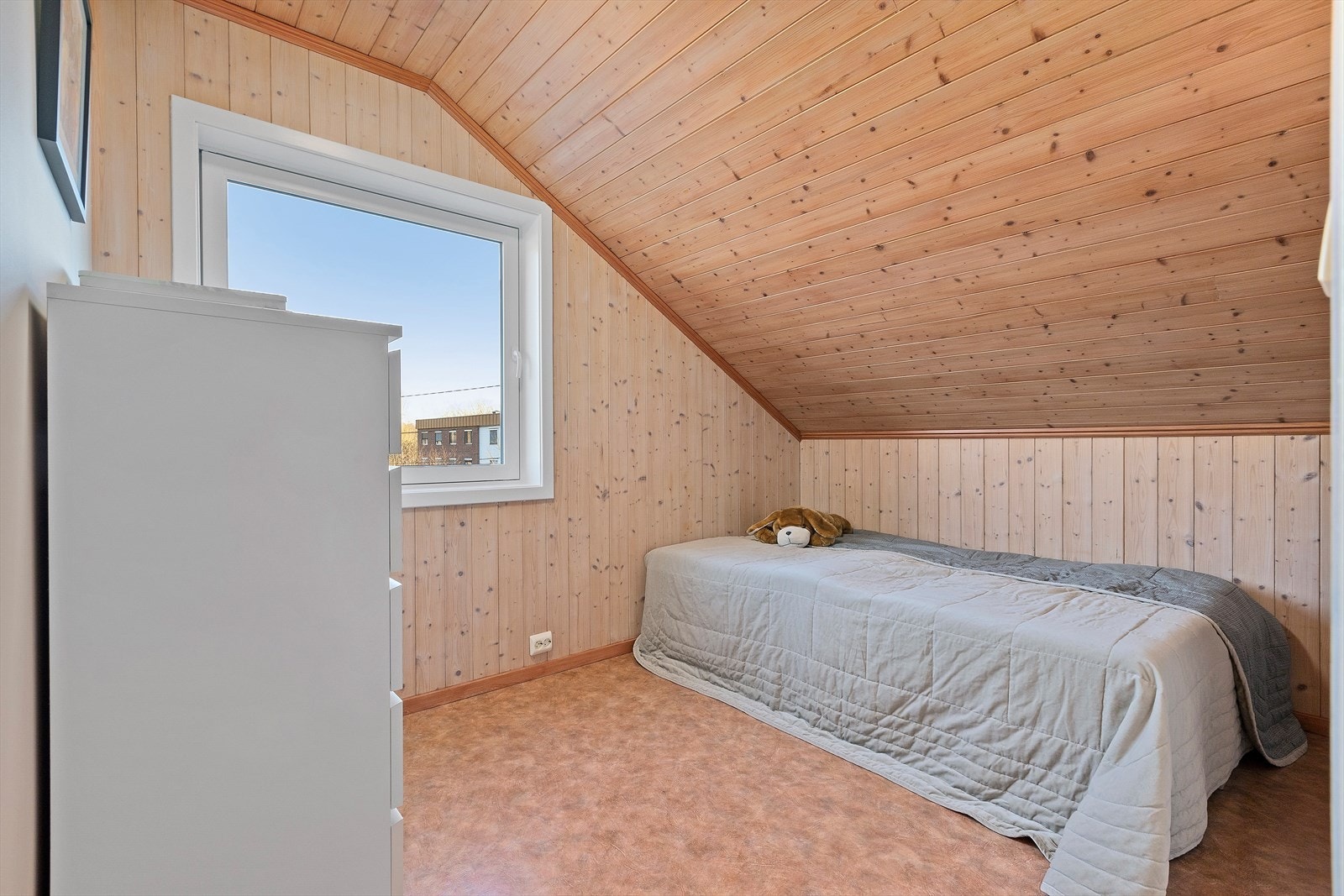 De øvrige soverommene ligger i 2. etasje og gir fleksible muligheter for innredning. Galleribilde