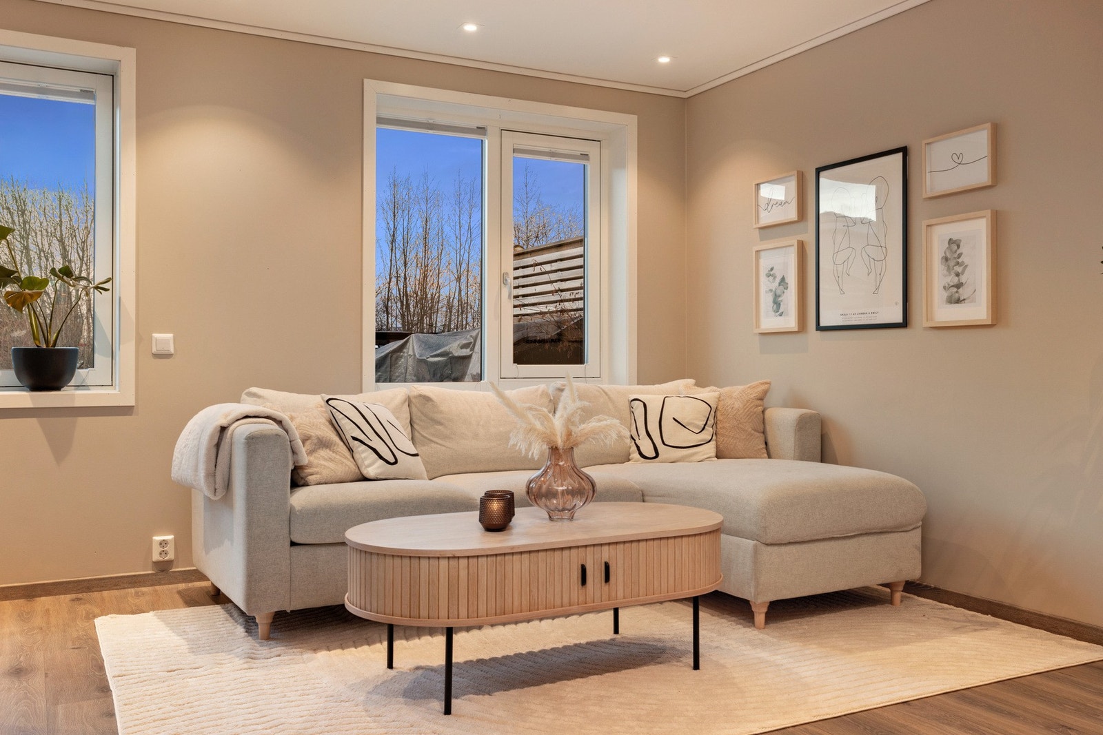 Boligens byggeår er fra 2017 og holder derfor en velholdt og god standard med nær alle punkter TG1/0. Galleribilde