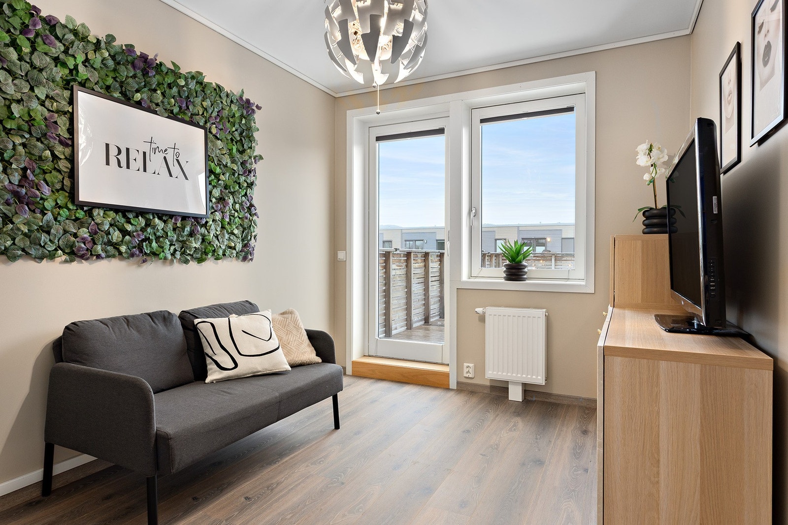 Soverom som måler 8 kvadratmeter i tilknytning til takterrassen. Galleribilde