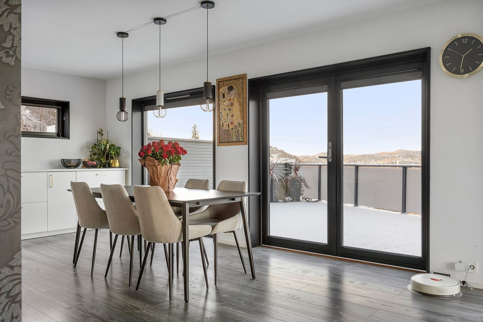 Direkte utgang til stor terrasse Galleribilde