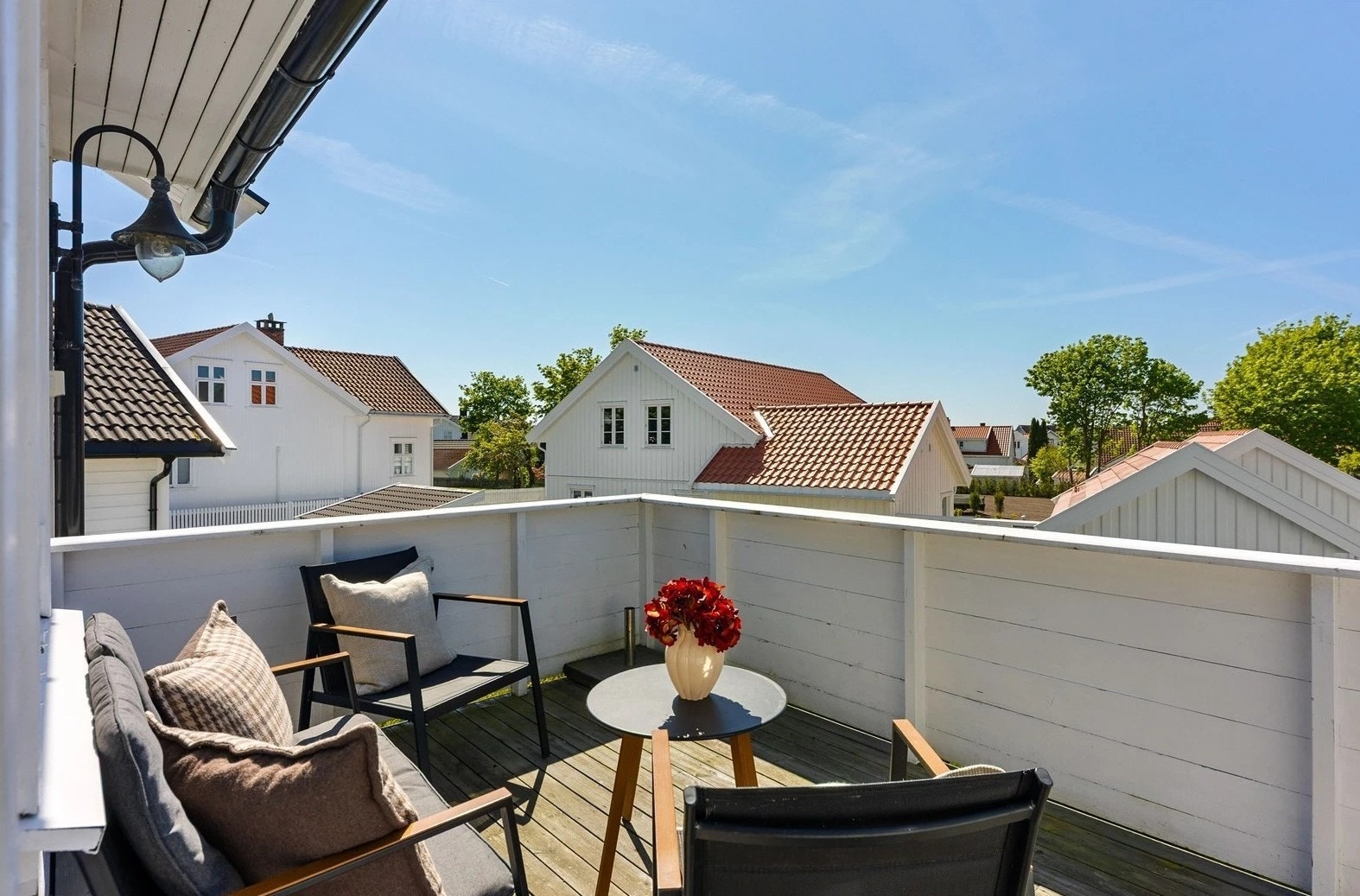 Her er det god plass for utemøblement og grill etc. Galleribilde