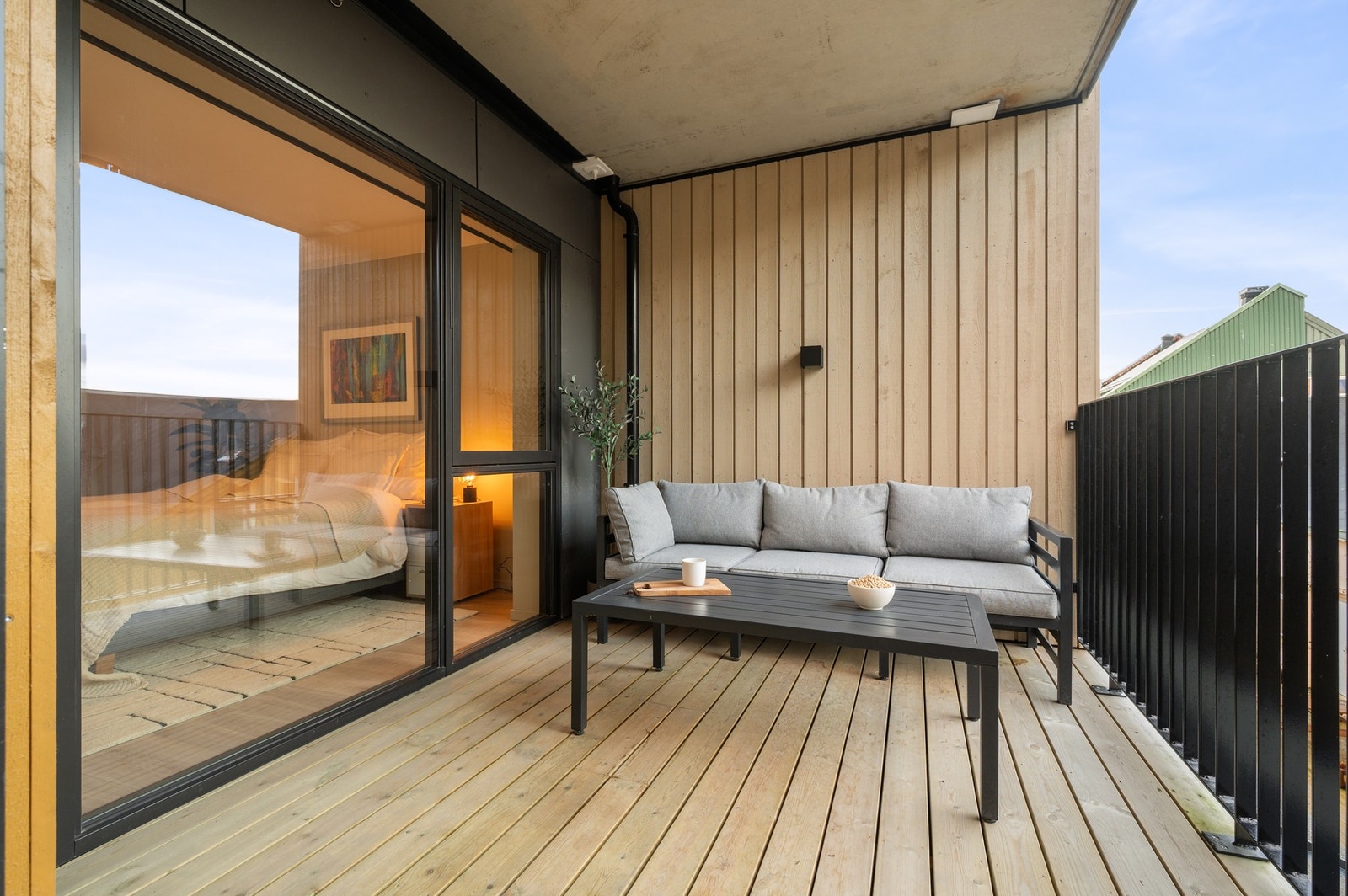 Her sitter man usjenert til på varme sommerdager. Galleribilde