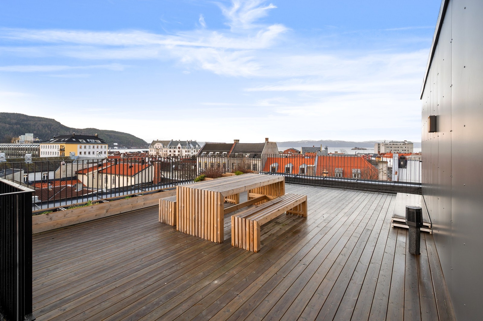 Felles takterrasse for beboerne med gode solforhold. Galleribilde