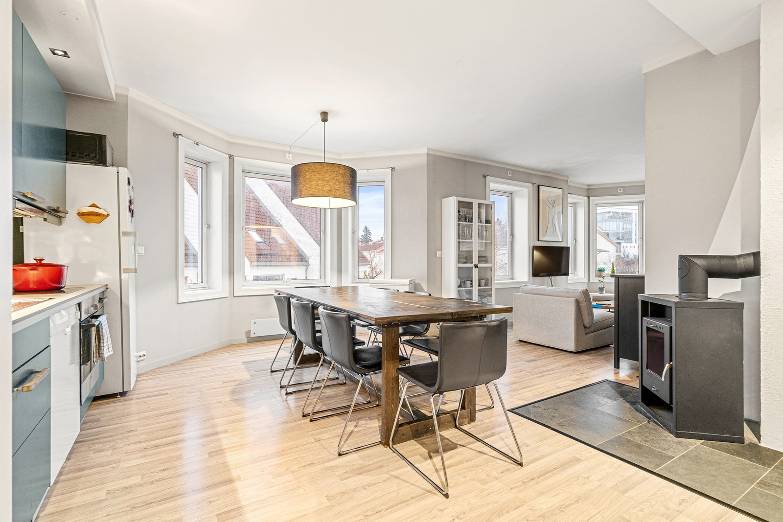 EiendomsMegler 1 ved Markus Tangvik har gleden av å presentere en flott 5-roms leilighet i Nonnegata 32 D på sentrale og populære Møllenberg. Foto: Krokstad&Nervik, (Ekaterina Krokstad) Galleribilde