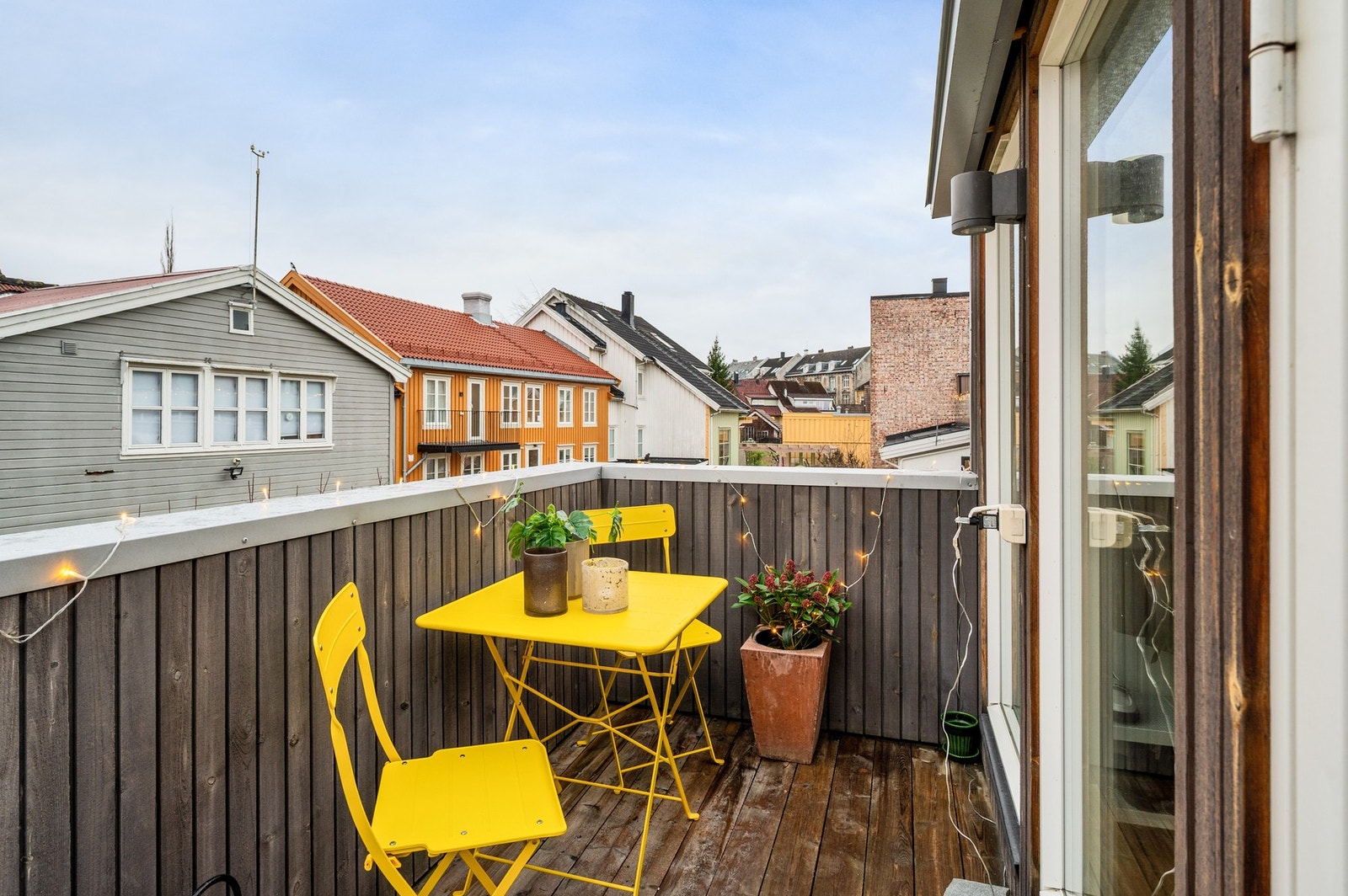 Plass til cafébord og stoler. Galleribilde