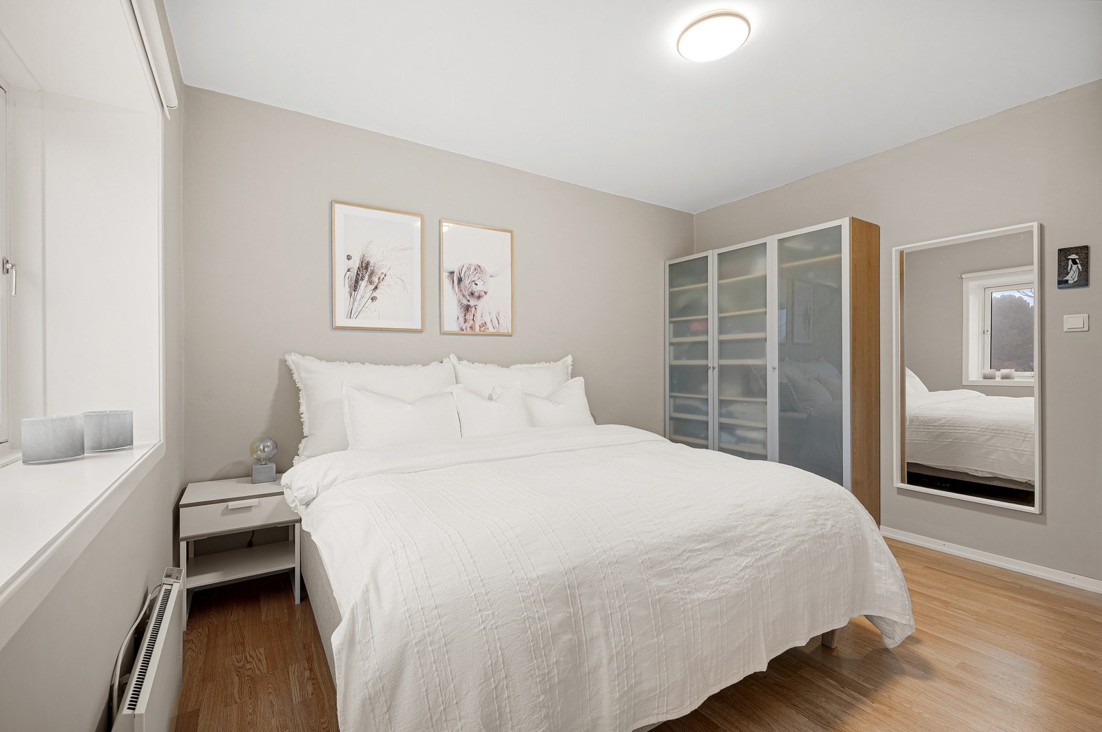 Soverommet har god plass til stor seng og garderobeskap. Galleribilde